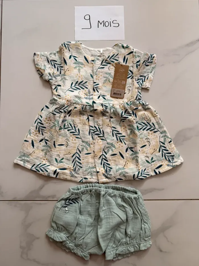 Ensemble petit béguin neuf 9 mois