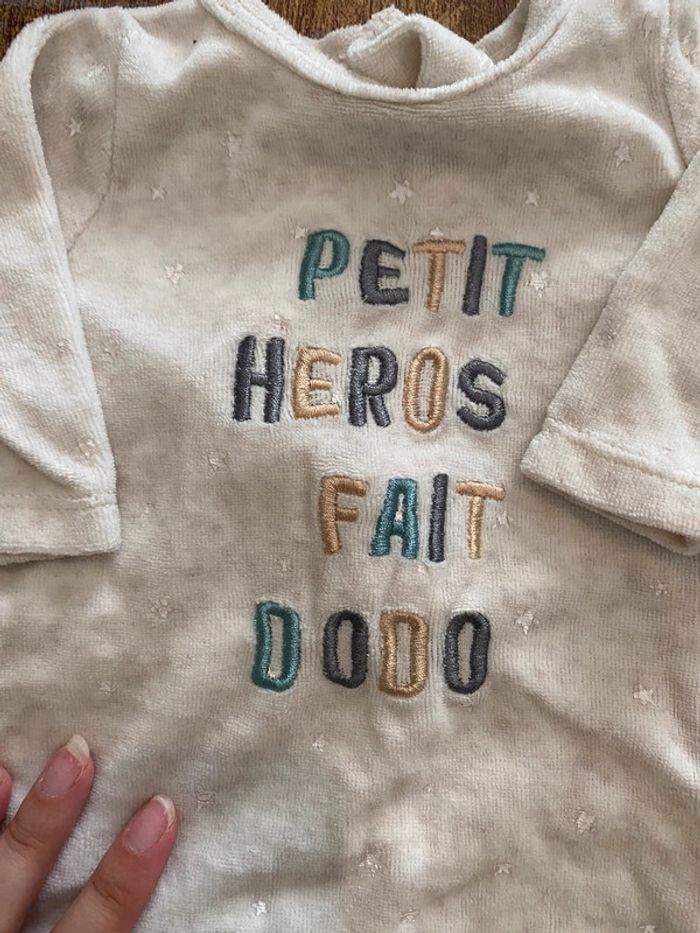 Pyjama en velours bébé 1 mois Gemo - photo numéro 2