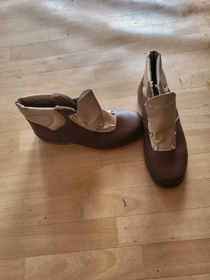 Chaussure de sécurité neuve pointure 42 - photo numéro 2