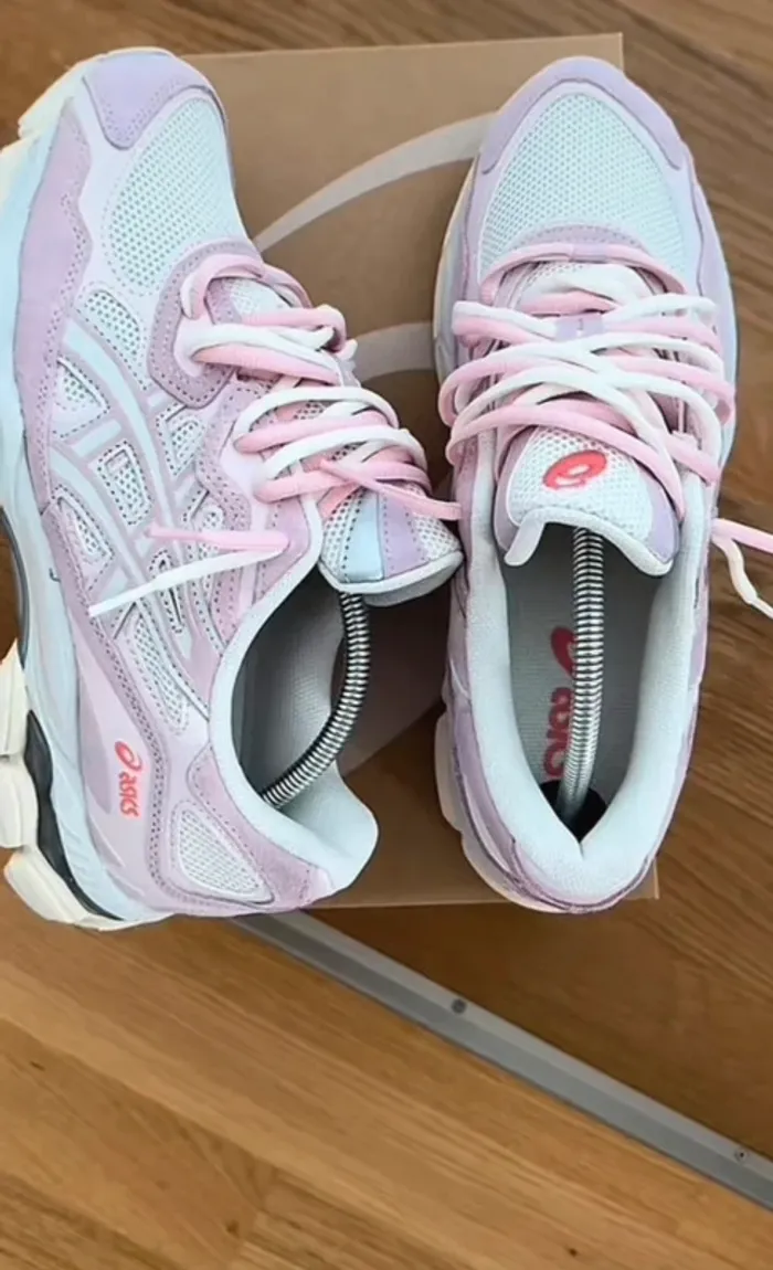 Asics nyc gel rose taille 38