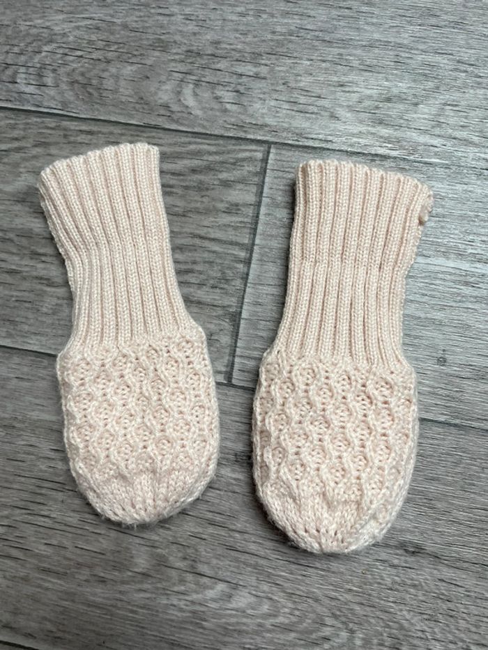 Gants H&M bébé rose pastel 1/3 mois