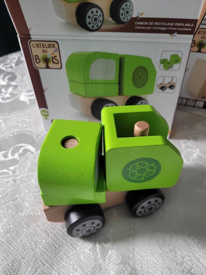 Camion de recyclage en bois - photo numéro 2