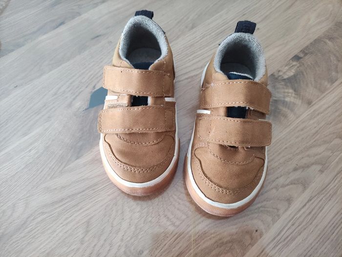 Basket à scratch marron bébé garçon Zara 22