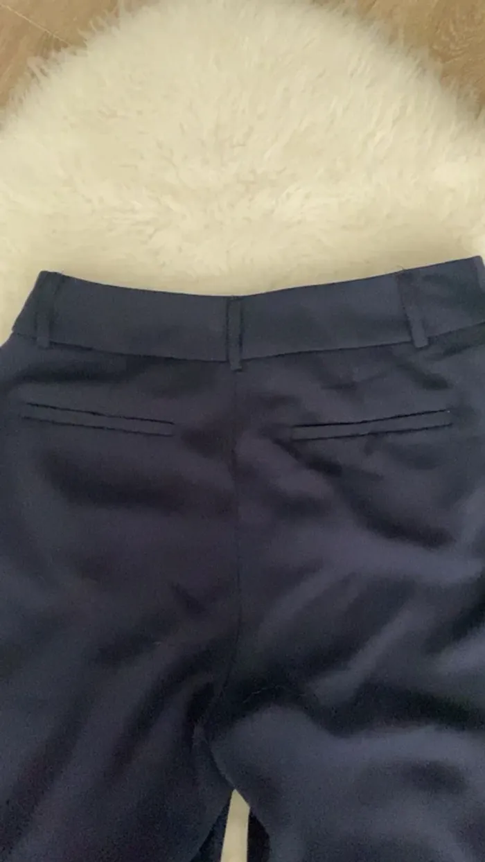 Pantalon en tissu avec un chemisie - photo numéro 4