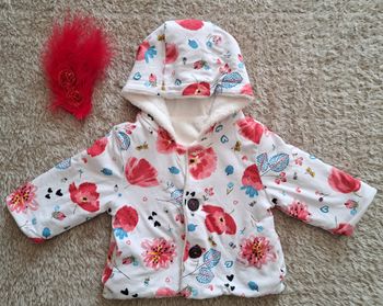 Veste chaude réversible blanche Catimini taille 6 mois