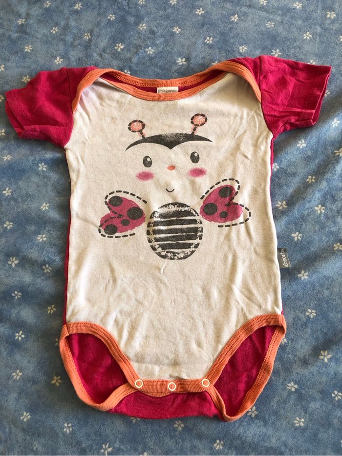 Vend body manches courtes papillon Absorba taille 18 mois