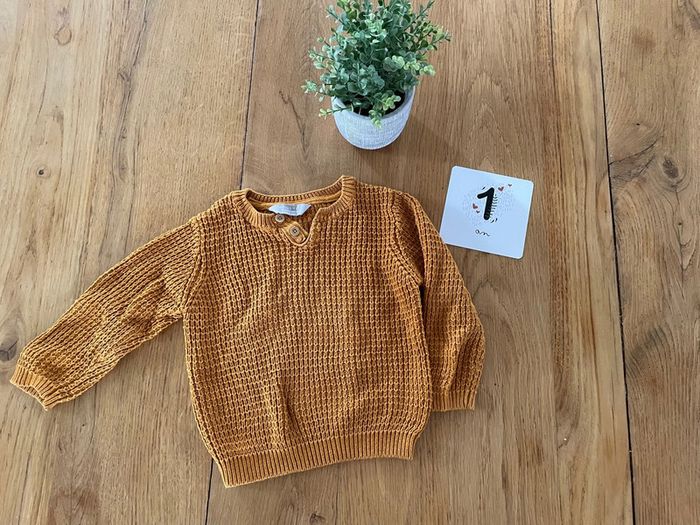 Pull primark jaune 12-18mois