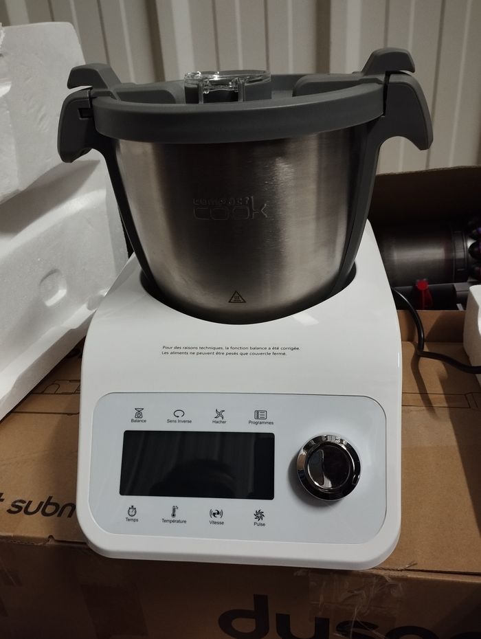 Robot cuiseur compact cook