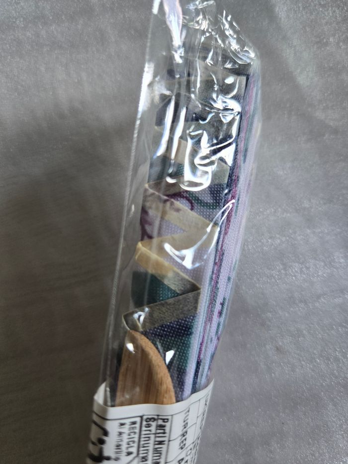 Eventail fuschia violine, bleu et vert aux courbes arrondies - photo numéro 4
