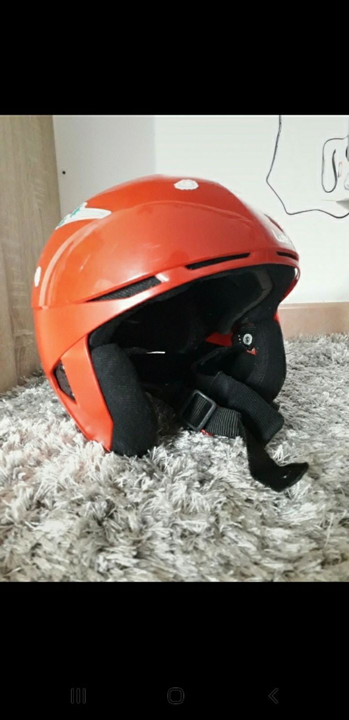 Casque de ski rouge