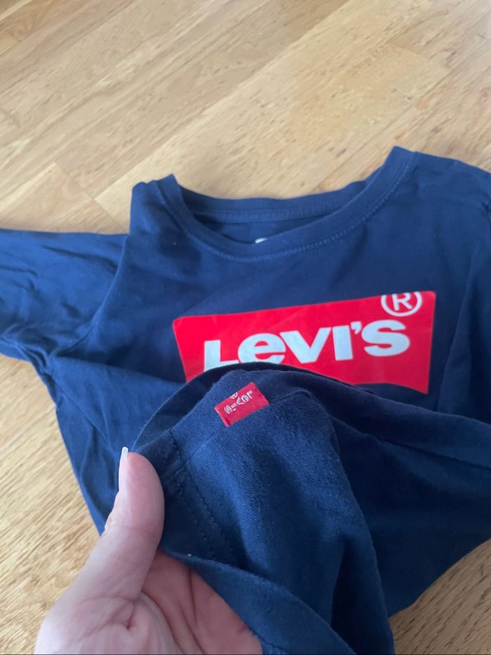 TEE shirt Levi’s 4 ans - photo numéro 4