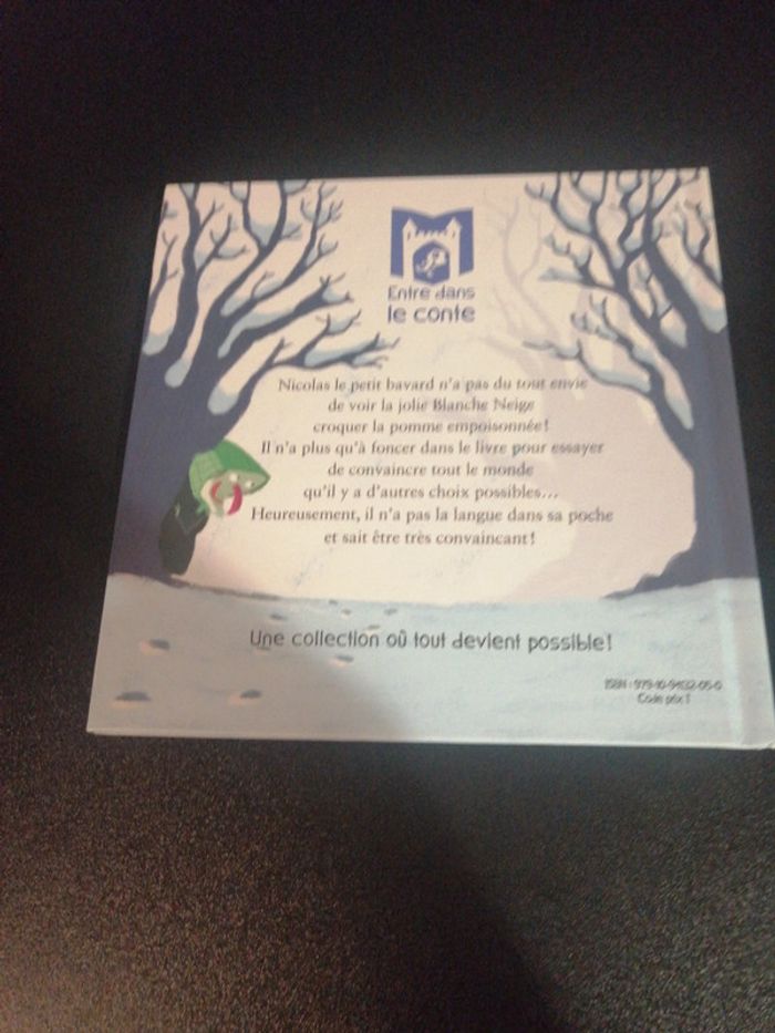 Livre pas la pomme blanche neige - photo numéro 2