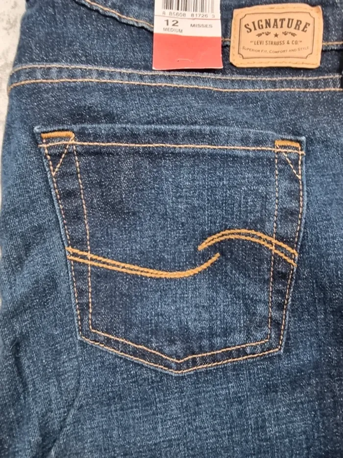 Jean Levi’s Signature Mid Rise Bootcut – Taille 44 Femme (Neuf avec étiquette) - photo numéro 4