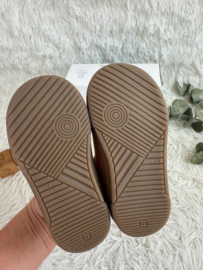 Paire de chaussures moutarde GBB taille 22 - photo numéro 5