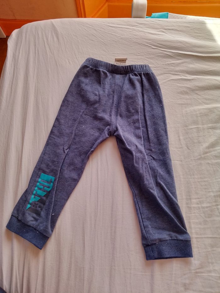 Lot jogging 24 mois - photo numéro 3