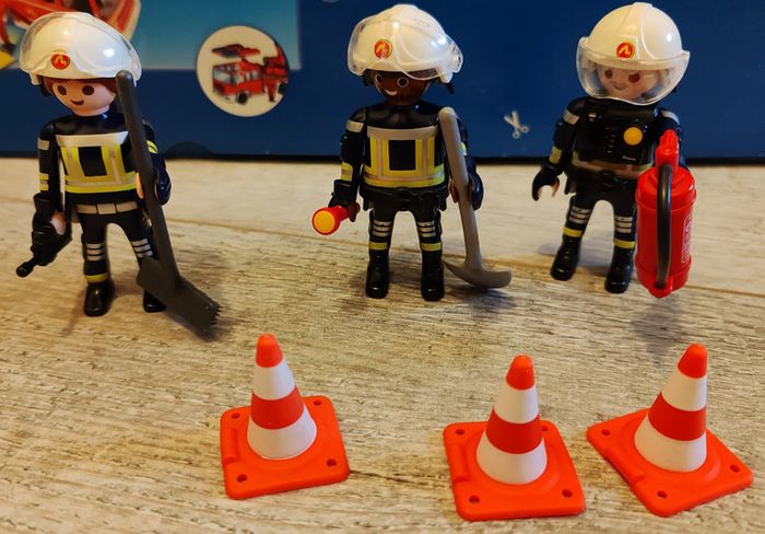 camion grande échelle pompier Playmobil - photo numéro 14