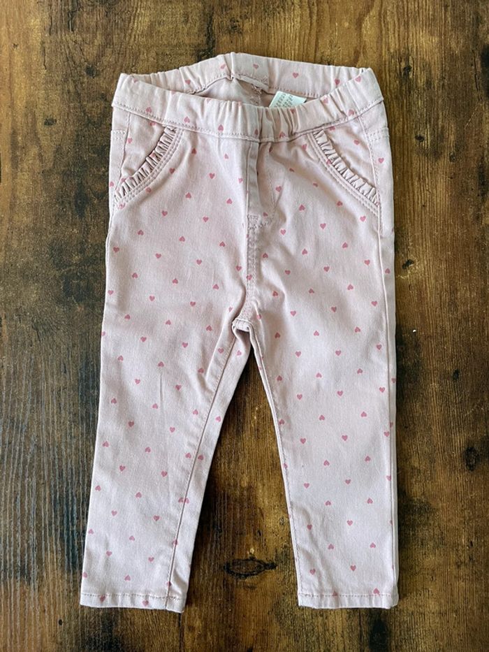 Lot de 2 jeans, un bleu et un rose avec coeurs - photo numéro 3