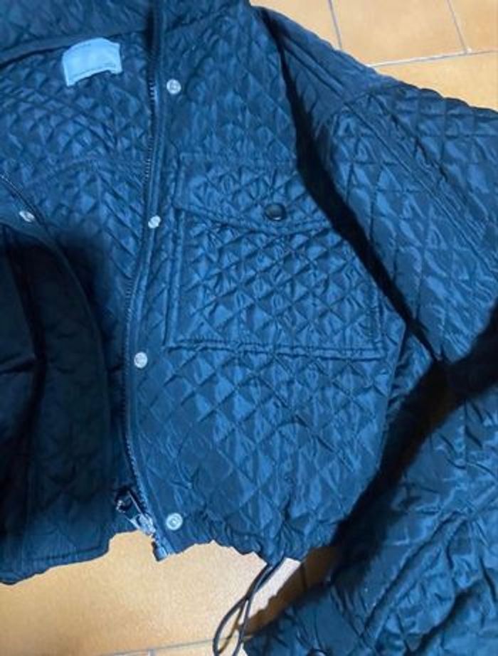 Veste matelassé crop noir xs bershka - photo numéro 3