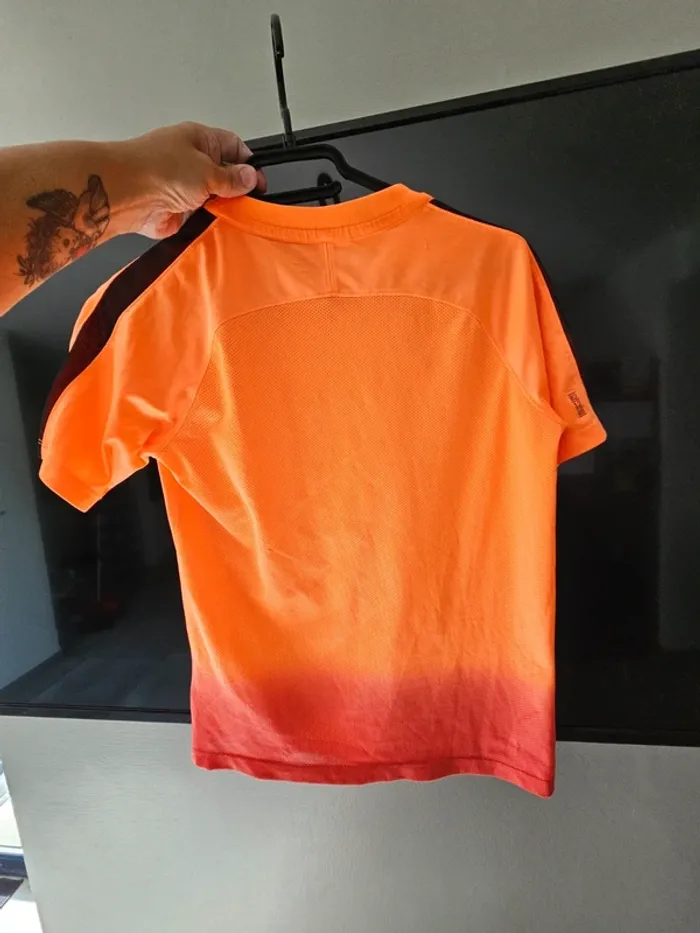 Tee-shirt nike cr7 garçon 12/13  ans - photo numéro 2