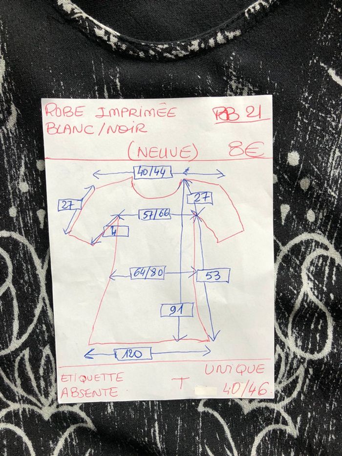 BB21- Robe ample noire/blanche T Unique (40/46) NEUVE - photo numéro 11