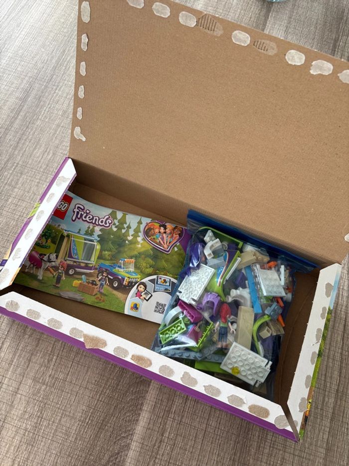 Lego Friends La remorque à Chevaux de Mia - photo numéro 2