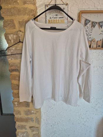 Joli sweat léger blanc pour la mi-saison In extenso taille 46