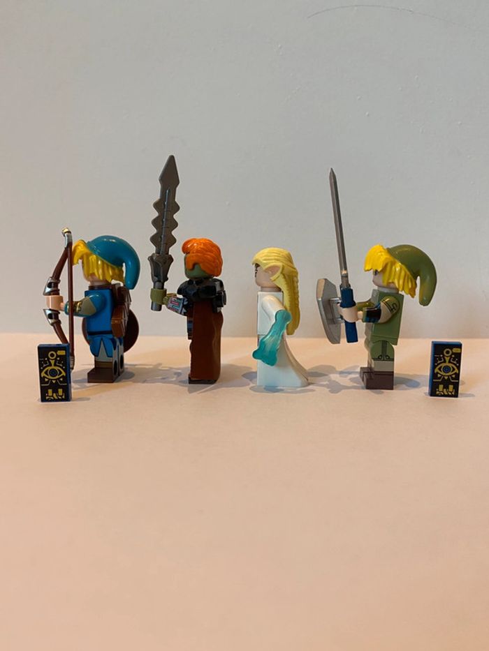 Figurine type lego 2 personnages Link, la princesse Zelda et Ganondorf. The légend of Zelda - photo numéro 2
