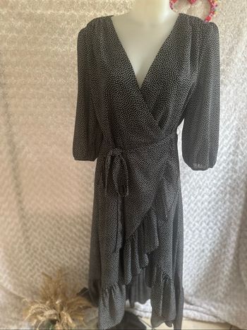 Jolie robe longue à pois. Taille 42