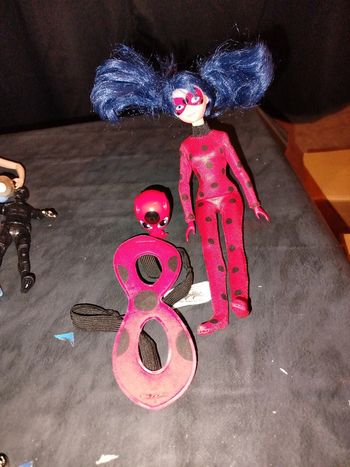 Figurine Lady bug + masque+ Tiki