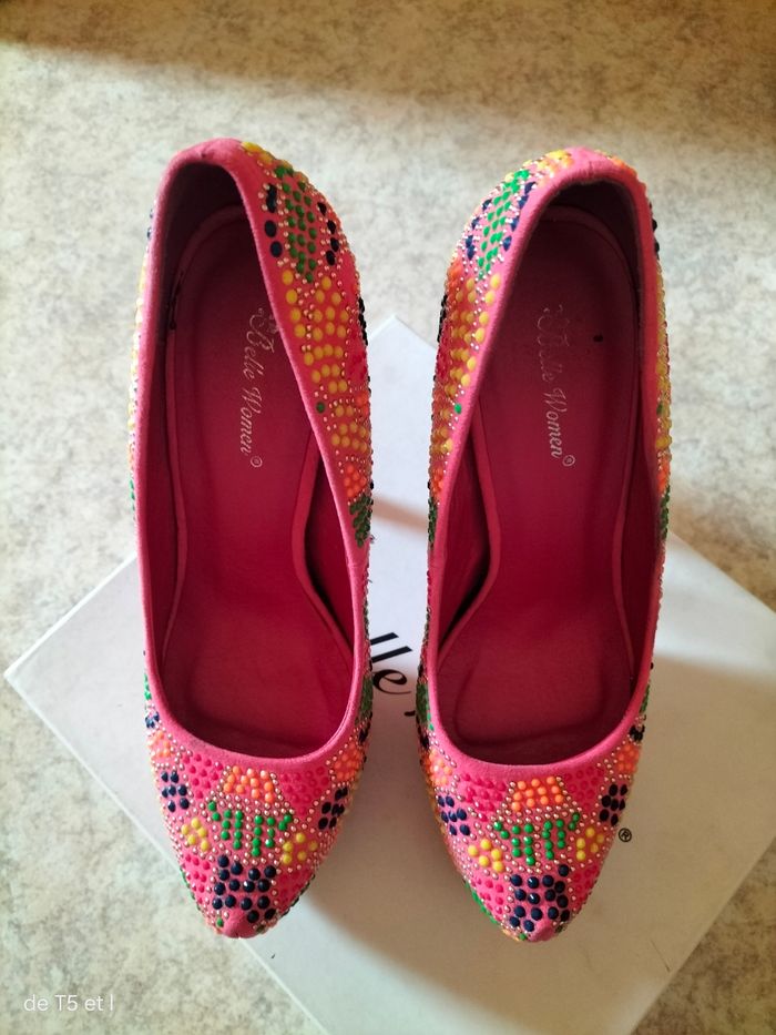 Escarpins talons strass multicolores taille 39 - photo numéro 4