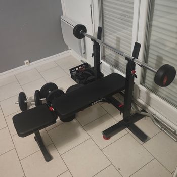 Je Vend banc de musculation état neuf  280 euro avec plein de matériel neuf a venir a chercché auxerre chez moi en main propre