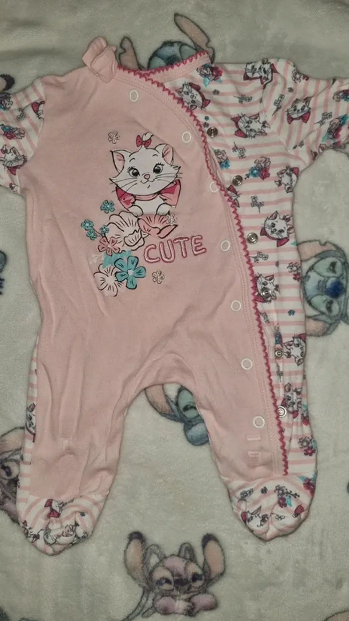 Pyjama Disney 1 mois en bon état