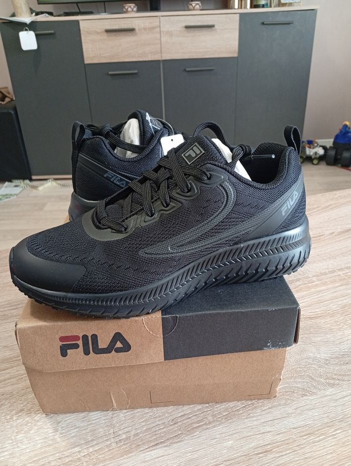 Baskets Fila neuves - photo numéro 2