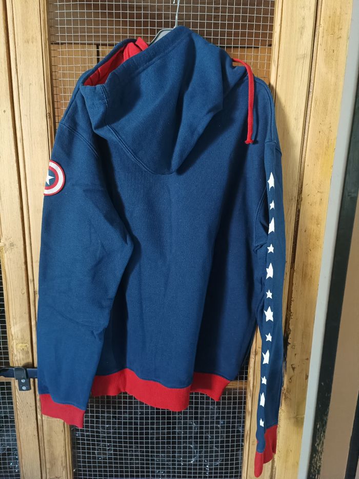 Pull marvel taille L - photo numéro 2