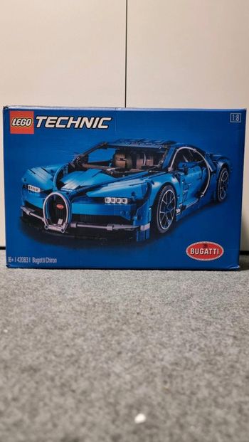 L  e  g   o       T  e   c   h   n  i    c      42083 B  u  g a   t   ti    C   h i  r   o  n  Neuf