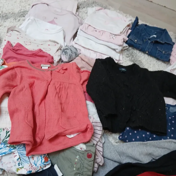 Lot 31 pieces et 3 chaussures bébé fille - photo numéro 8
