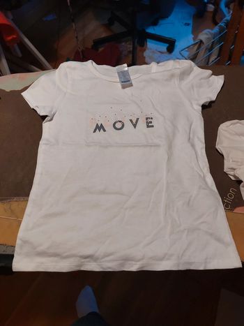 T-shirt Décathlon 5-6A neuf