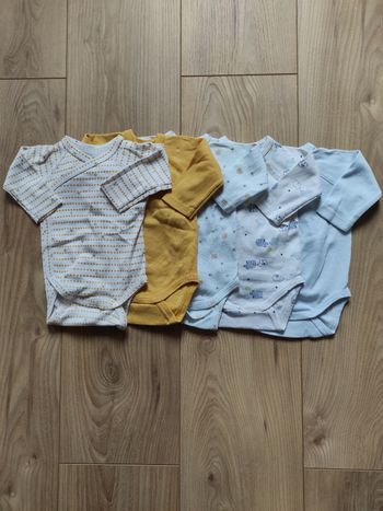 Lot 5 bodies 1 mois Gémo