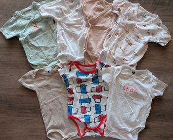 Lot de 7 bodies manches courtes bébé 6 mois