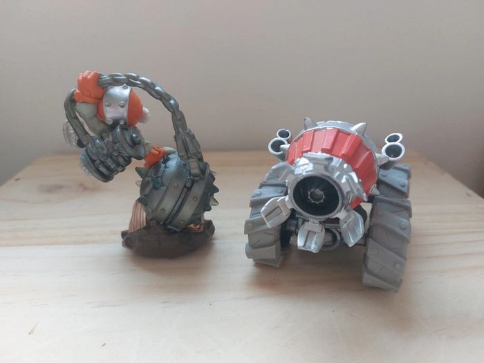 Figurines Skylanders Superchargers Smash Hit + Thump Truck - photo numéro 2