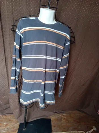 T-shirt longue manche taille 14ans