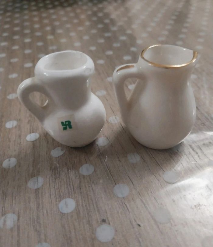 Accessoires vintage miniature pour maison de poupée - photo numéro 2