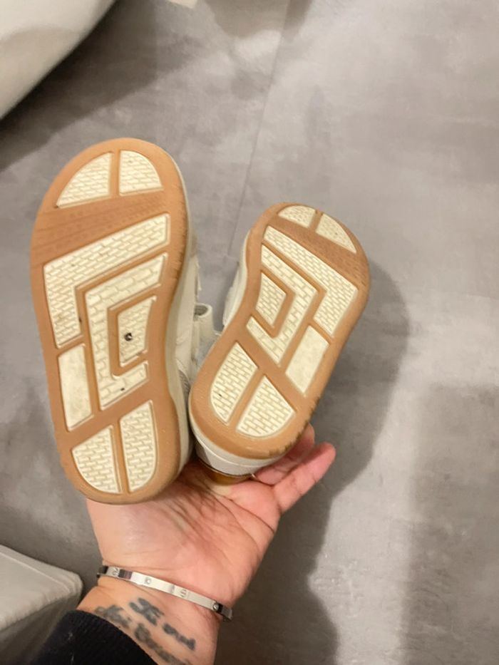 Chaussures garçon taille 23 - photo numéro 4