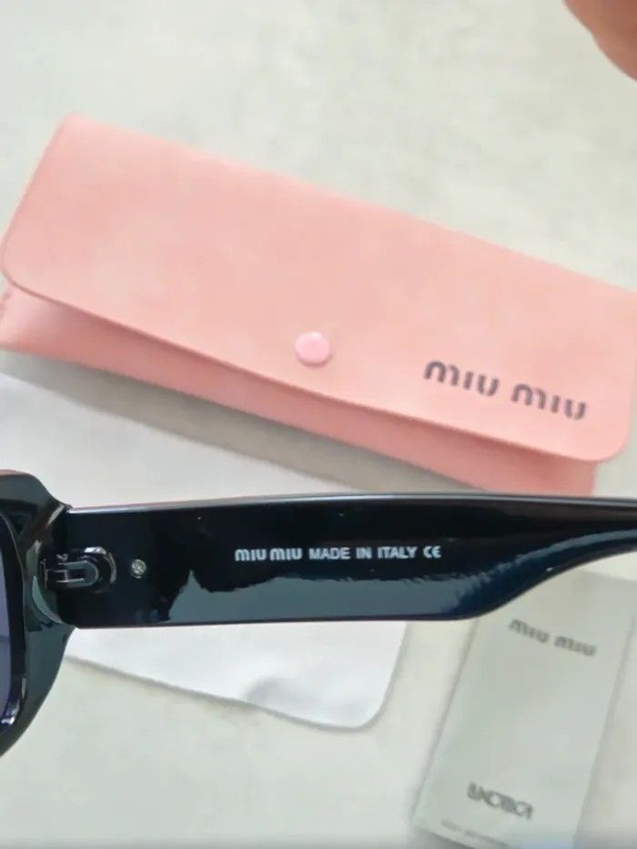 Lunette Miu Miu noire - photo numéro 7