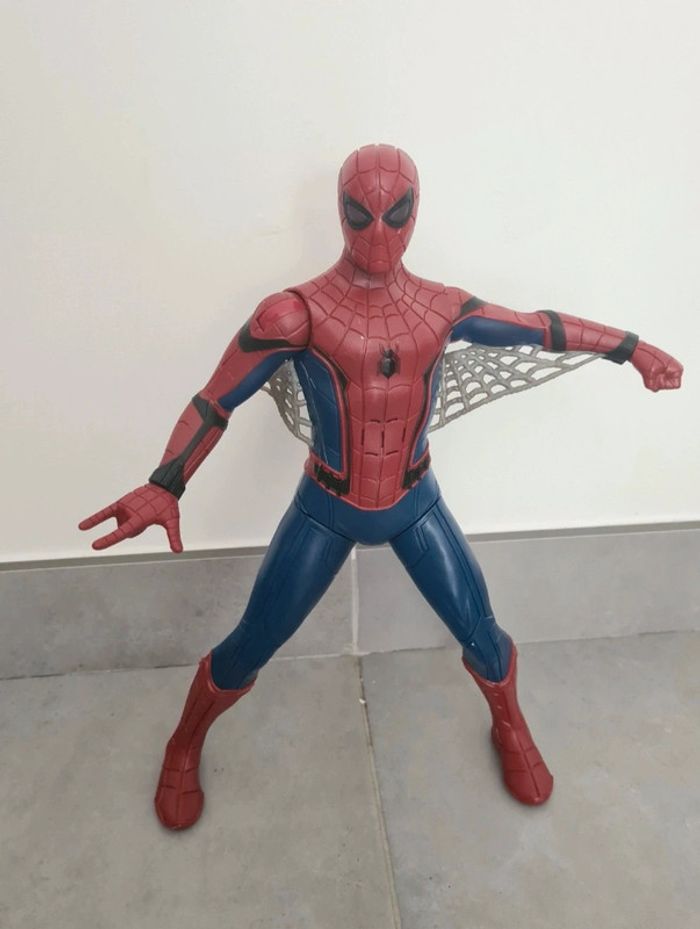Spiderman interactif 40 cm