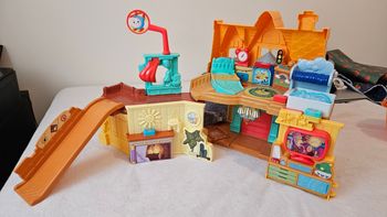 La maison à surprise de Cory Bolides vtech