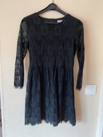 Robe dentelle noire