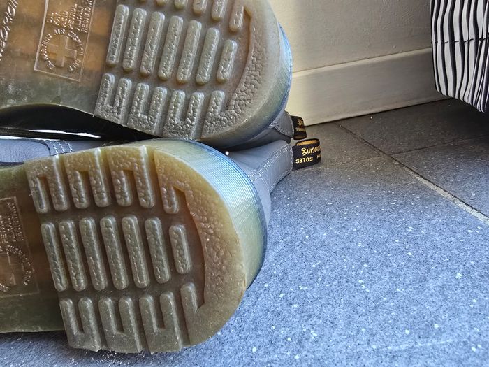 Dr. Martens grises - photo numéro 8