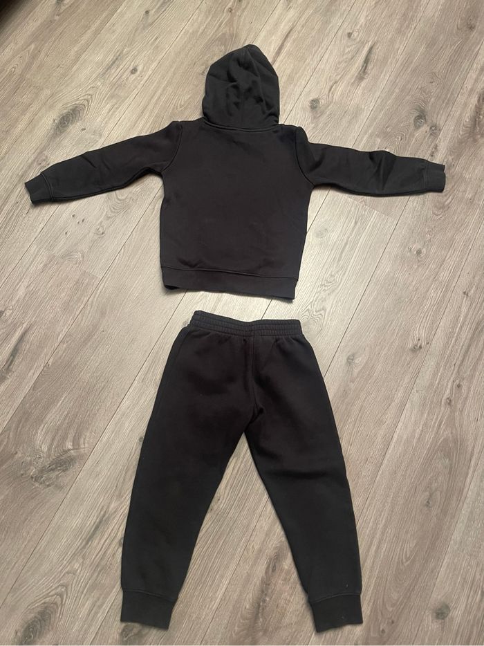 Jordan - ensemble noir sweat à capuche + pantalon jogging . 5/6 ans . 11O/116 cnn - photo numéro 8