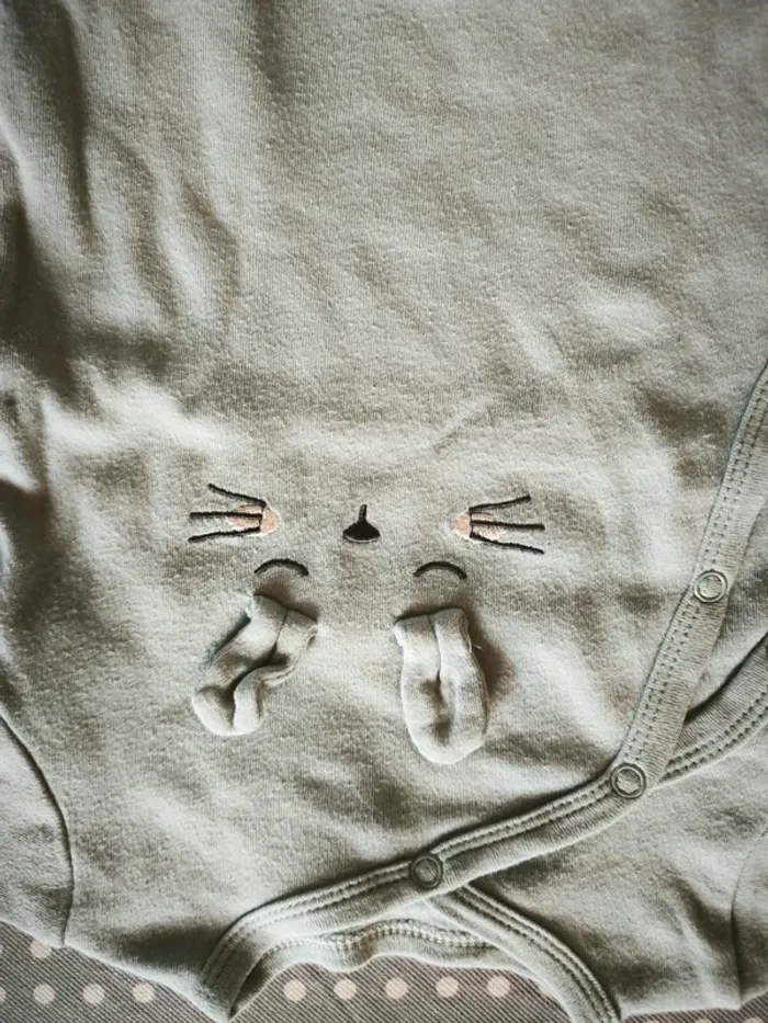 Pyjamas 3 mois in extenso - photo numéro 5